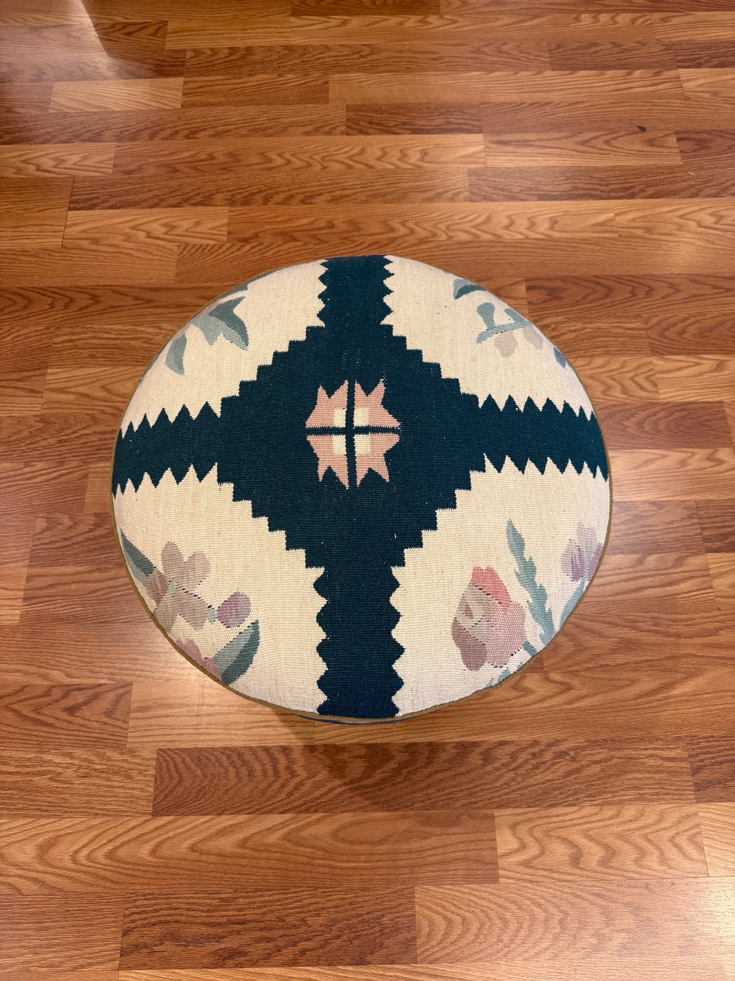Kilim Round - RB08