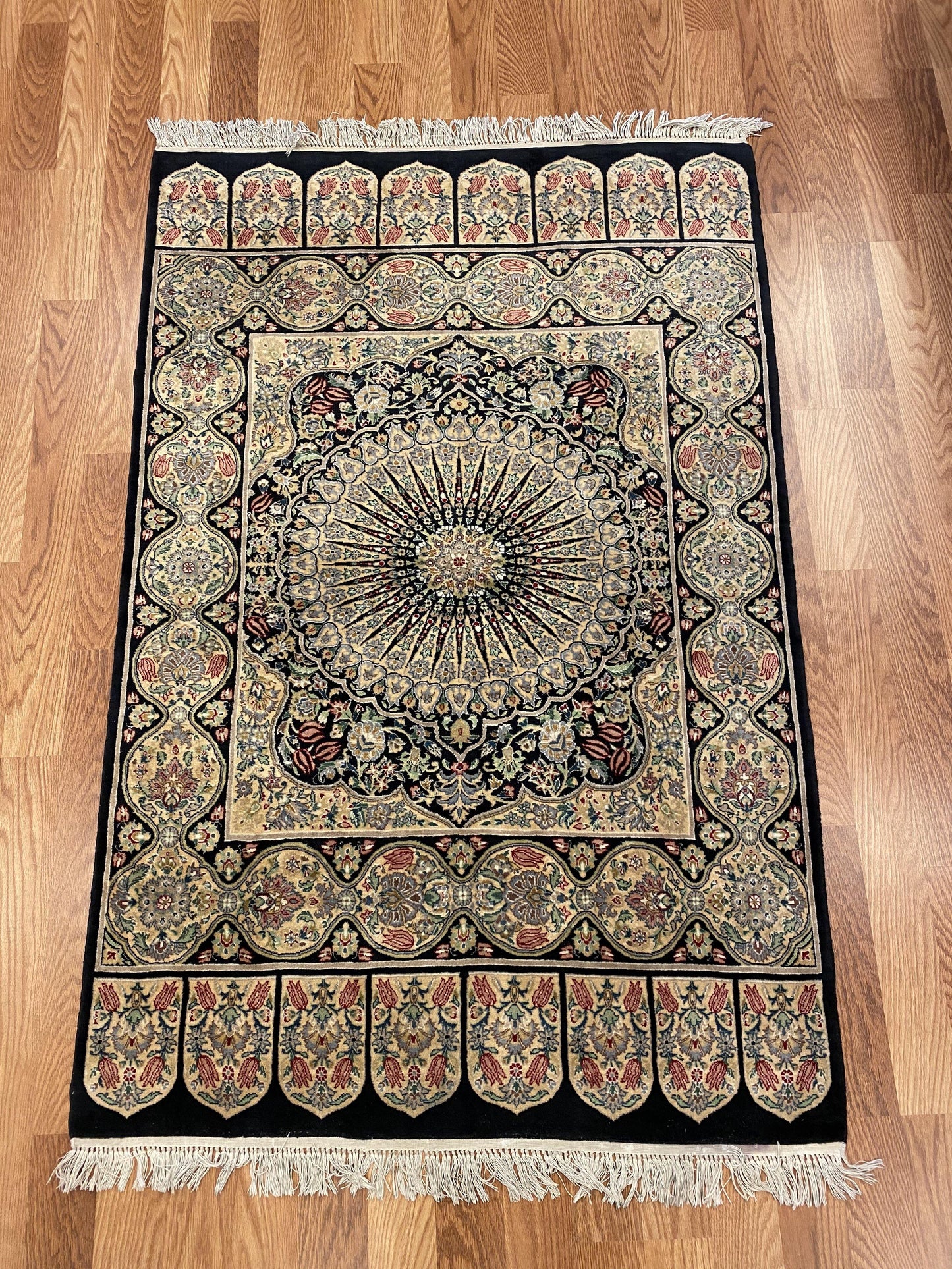 Floral - Item BG272 - Baluchi Rug Gallery