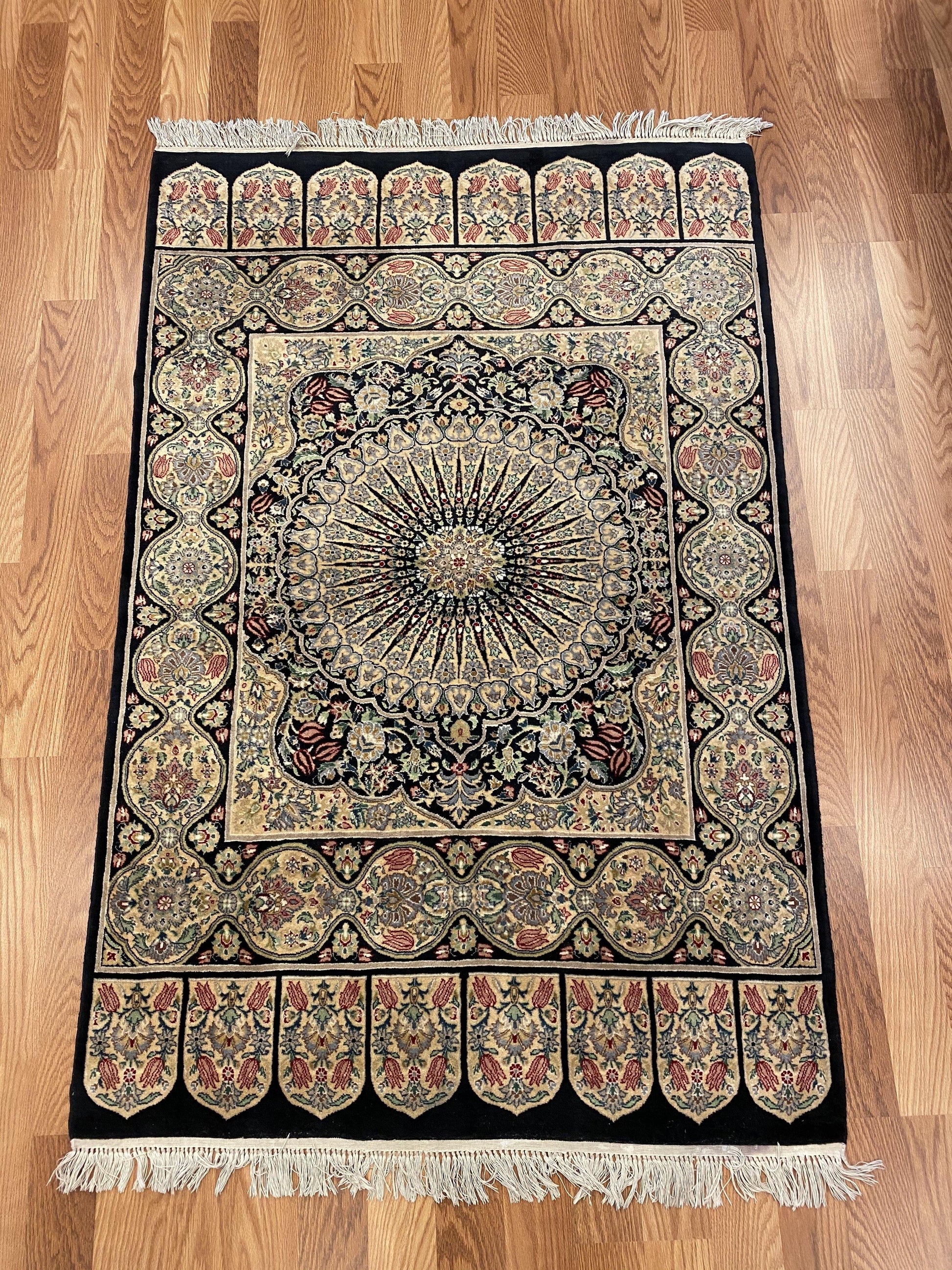 Floral - Item BG272 - Baluchi Rug Gallery