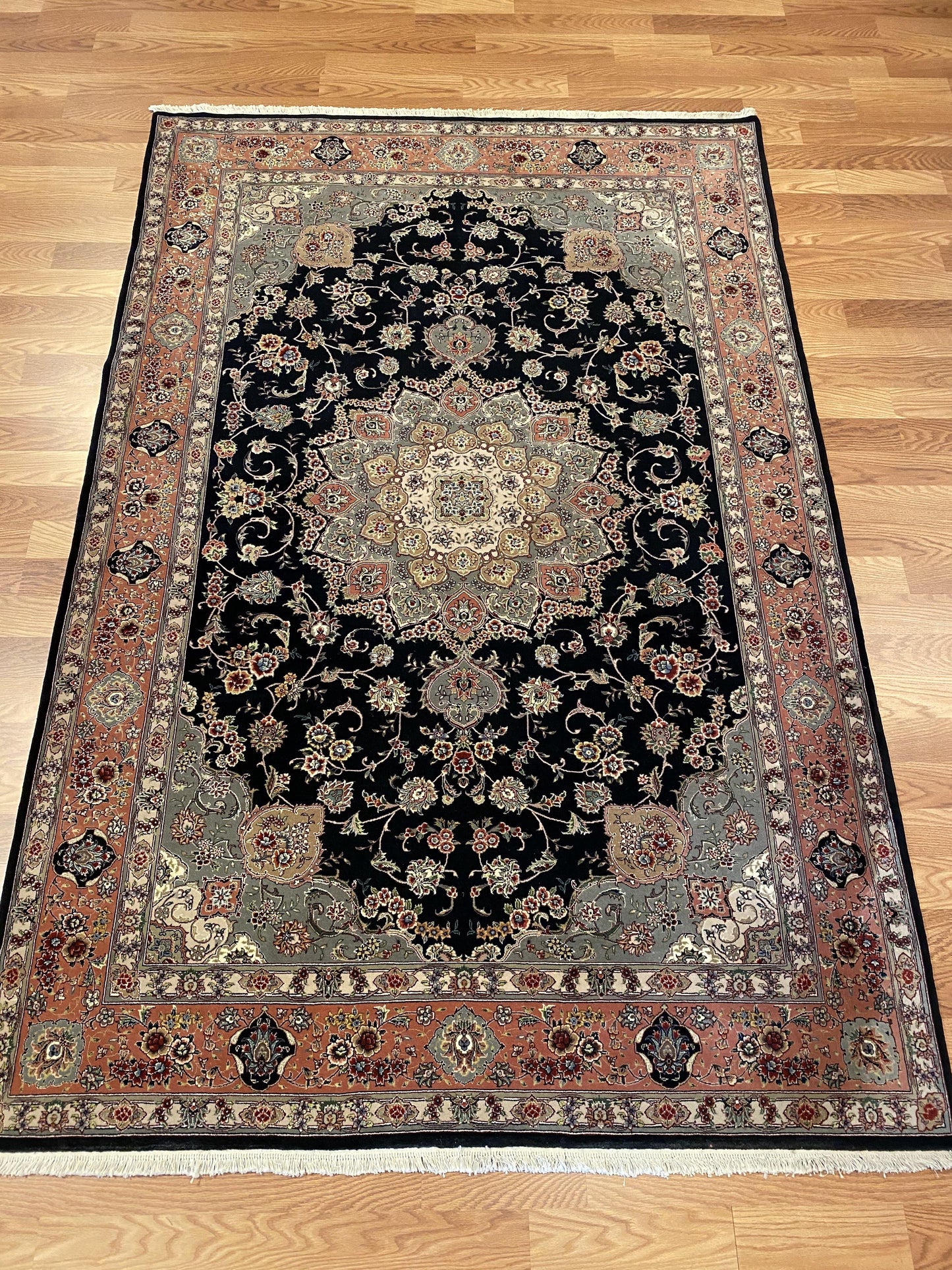 Tabriz - Item BG392 - Baluchi Rug Gallery