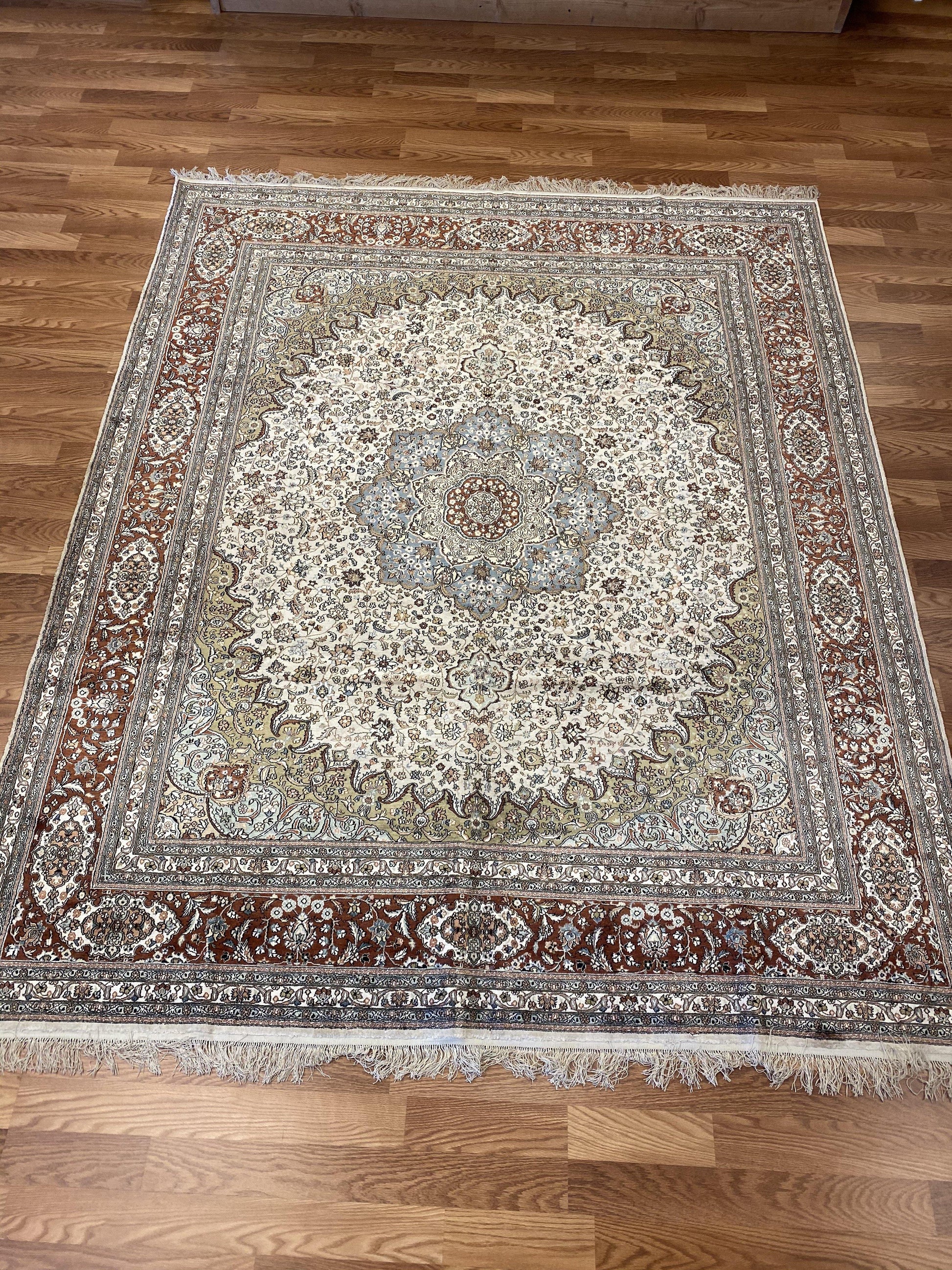 Silk - Item BG560 - Baluchi Rug Gallery
