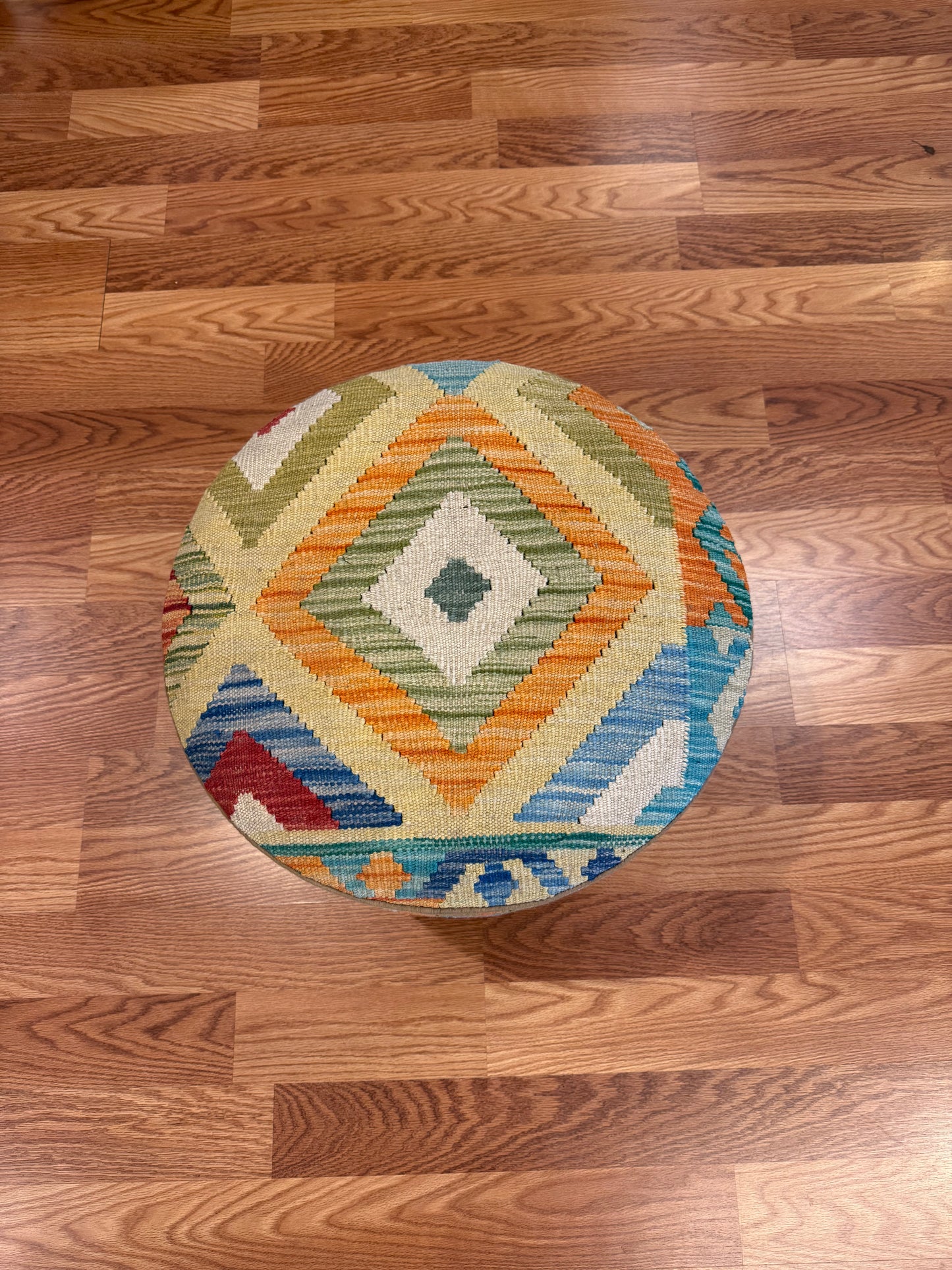 Kilim Round RS16